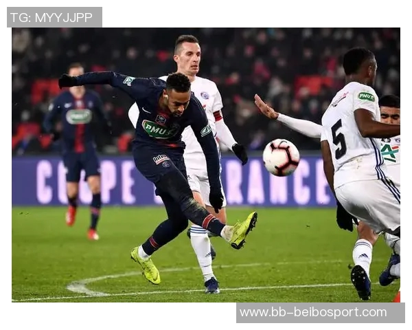 法国杯32强抽签结果揭晓斯特拉斯堡对决敦刻尔克旺代丰特奈迎战巴黎圣日耳曼